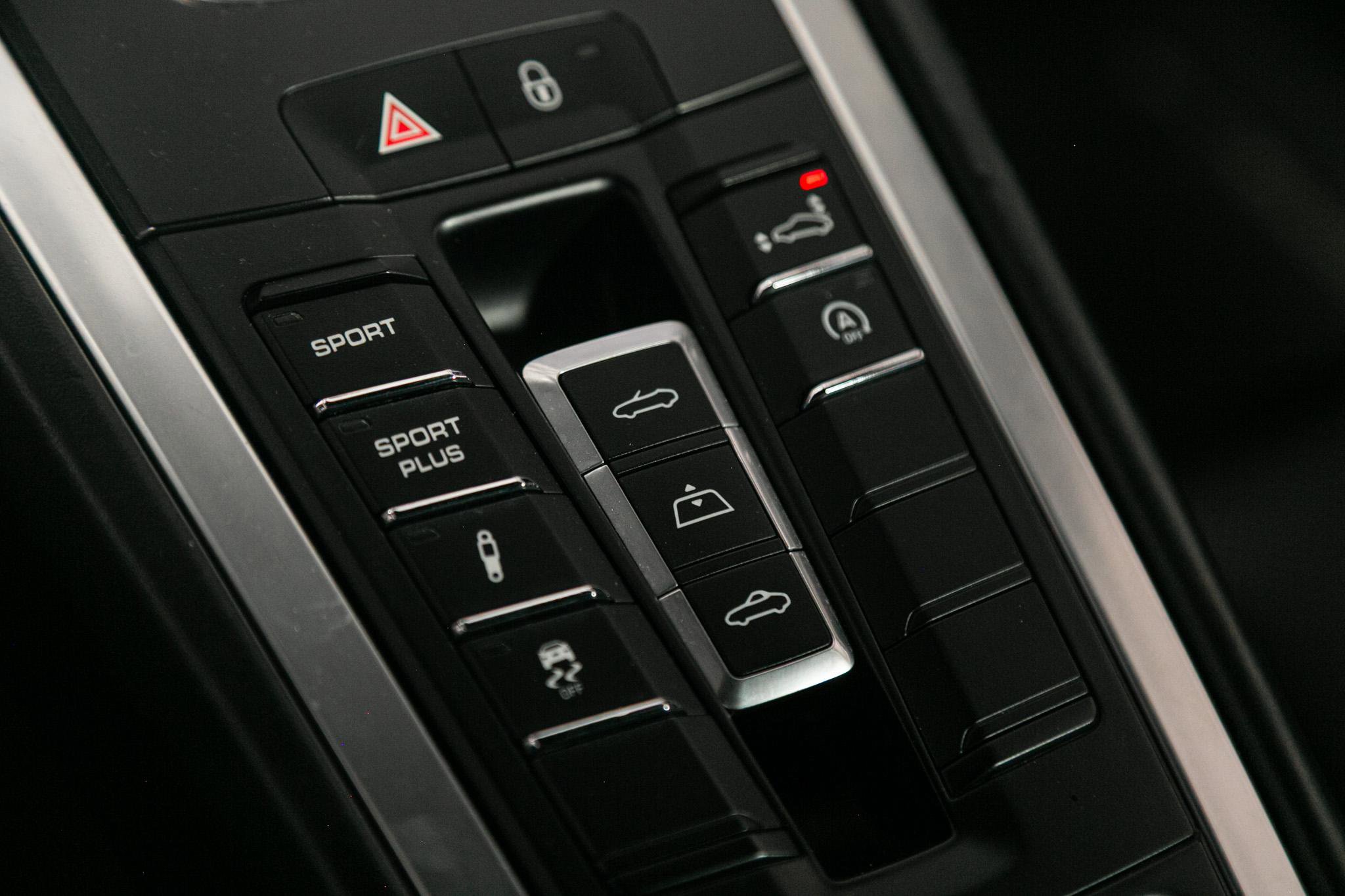 Used 2015 Porsche 911 Turbo image 29