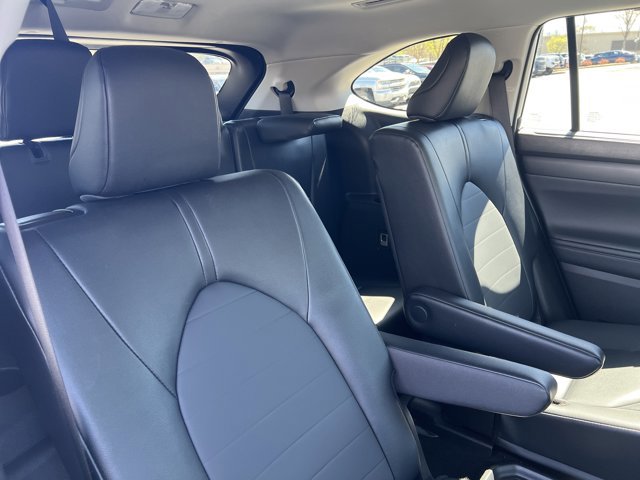 Certified 2025 Toyota Highlander XLE image 21