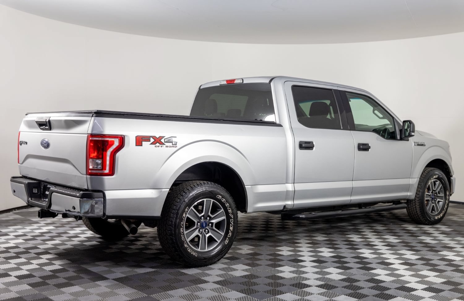 Used 2017 Ford F150 XLT w/ Equipment Group 301A Mid AWD/4WD image 8