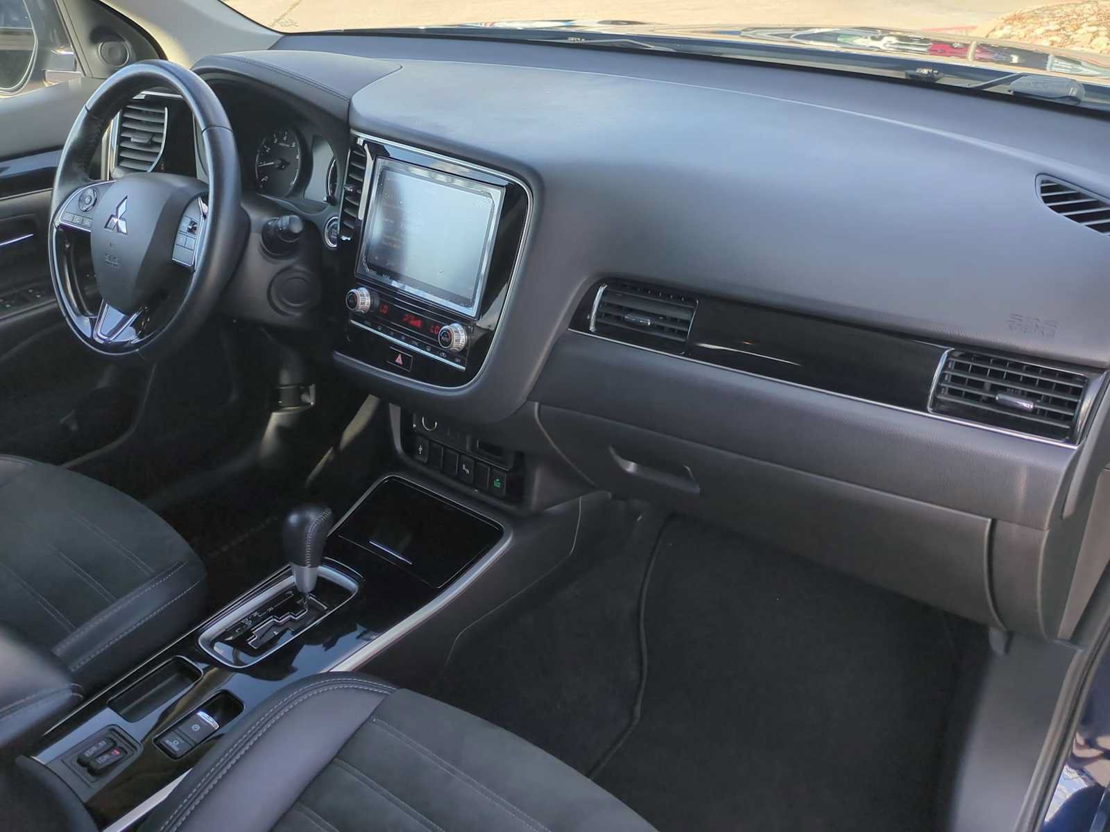 Used 2020 Mitsubishi Outlander SE FWD image 29