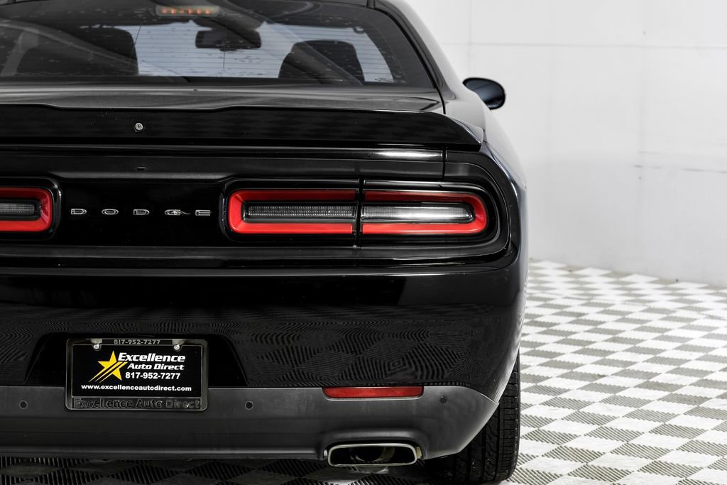 Used 2018 Dodge Challenger SXT Plus image 42