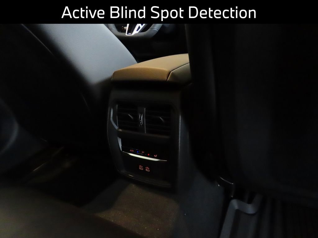 New 2026 BMW 330i xDrive 330i xDrive w/ M Sport Package image 15