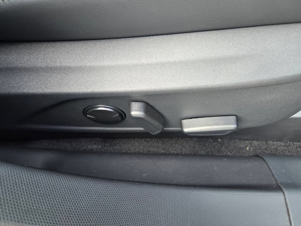 Used 2022 Ford Mustang Mach-E Premium RWD image 18