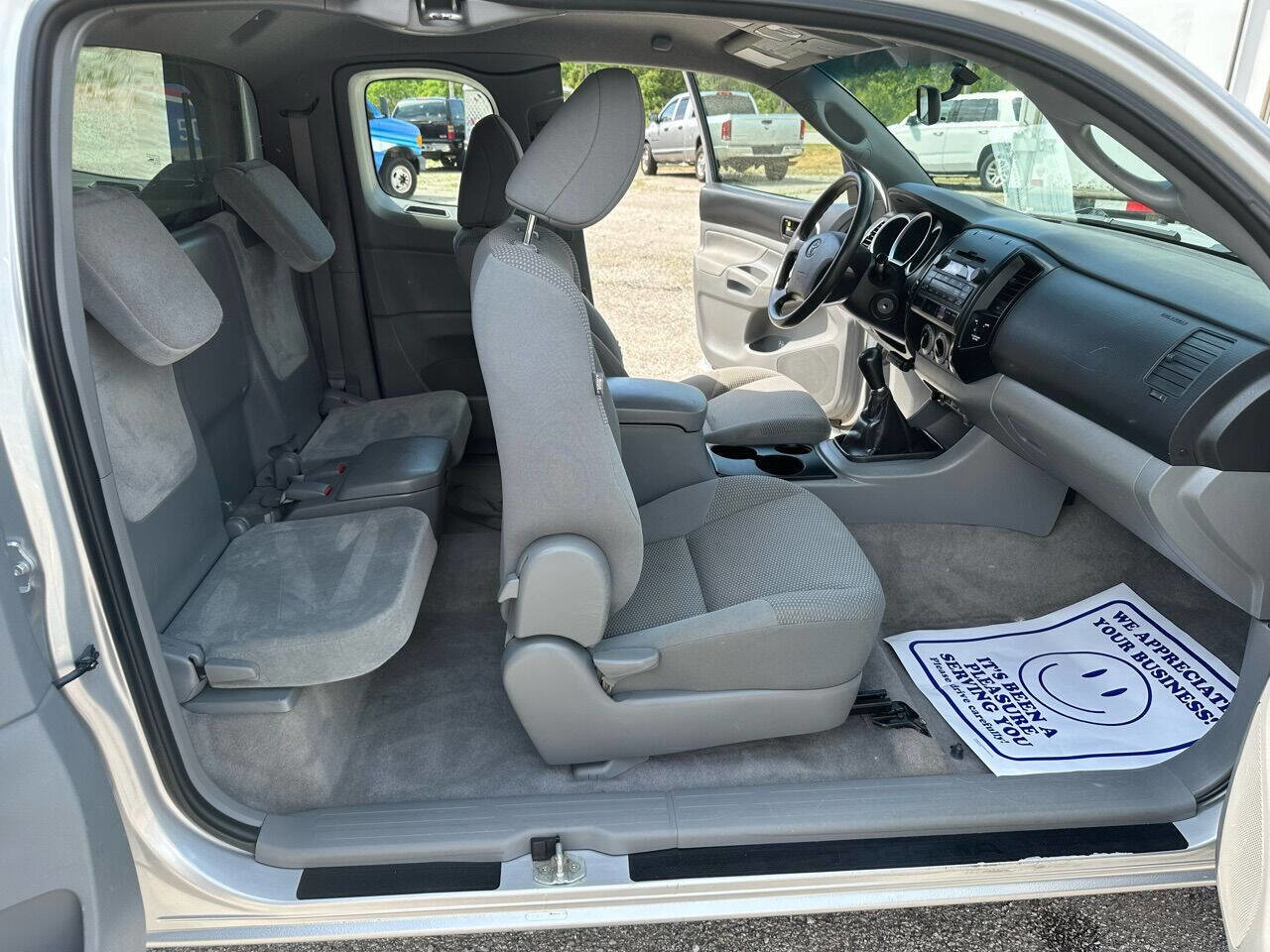 Used 2011 Toyota Tacoma Base 4x4 4dr Access Cab 6.1 ft image 12