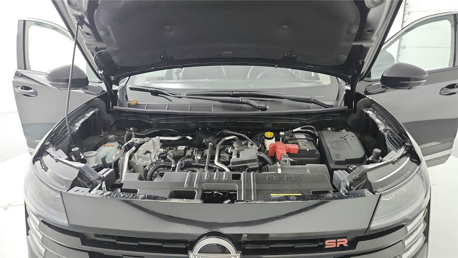 Certified 2025 Nissan Kicks SR FWD image 32