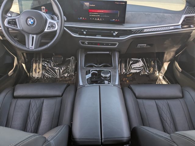 Used 2025 BMW X7 M60i w/ Climate Comfort Package AWD/4WD image 17