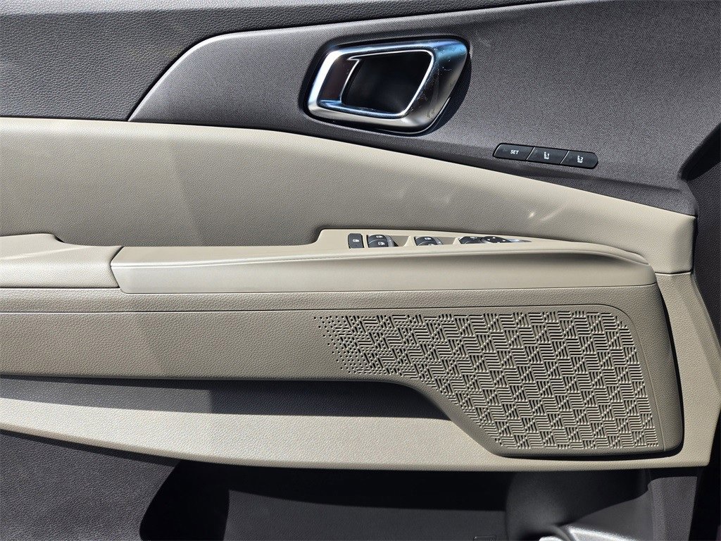 New 2026 Kia Carnival EX image 16