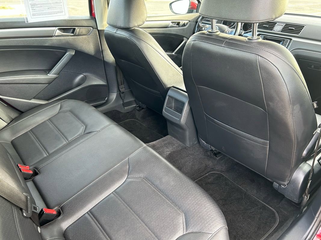 Used 2016 Volkswagen Passat 1.8T R-Line image 17