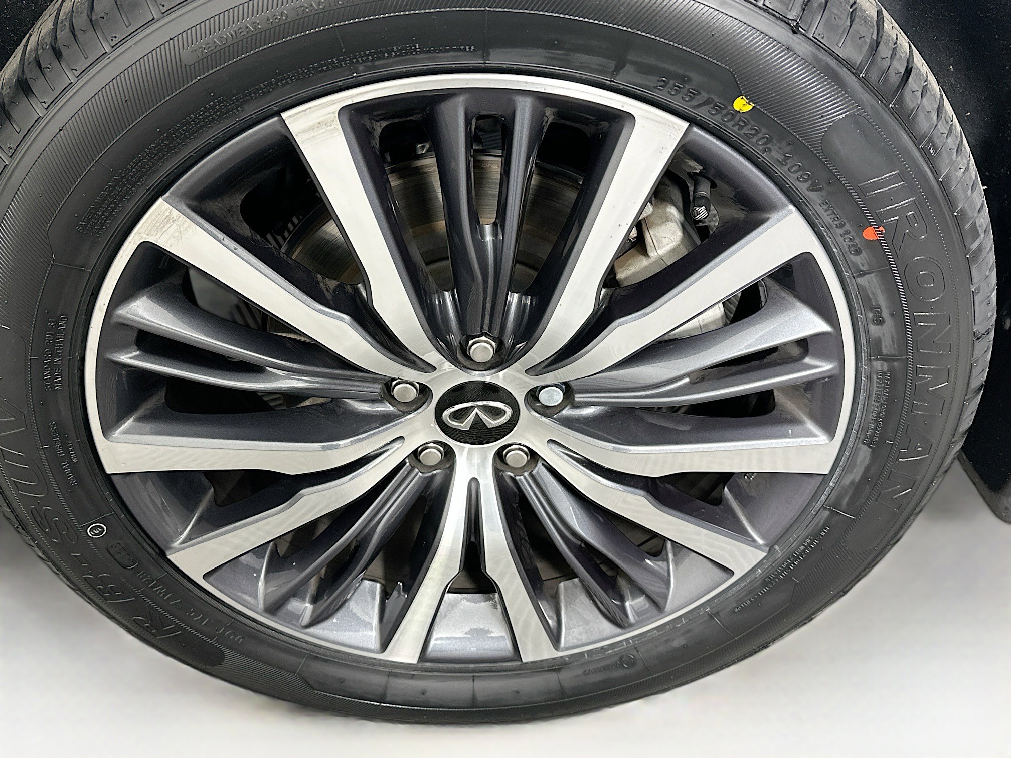 Used 2023 INFINITI QX60 Sensory w/ Vision Package FWD image 11