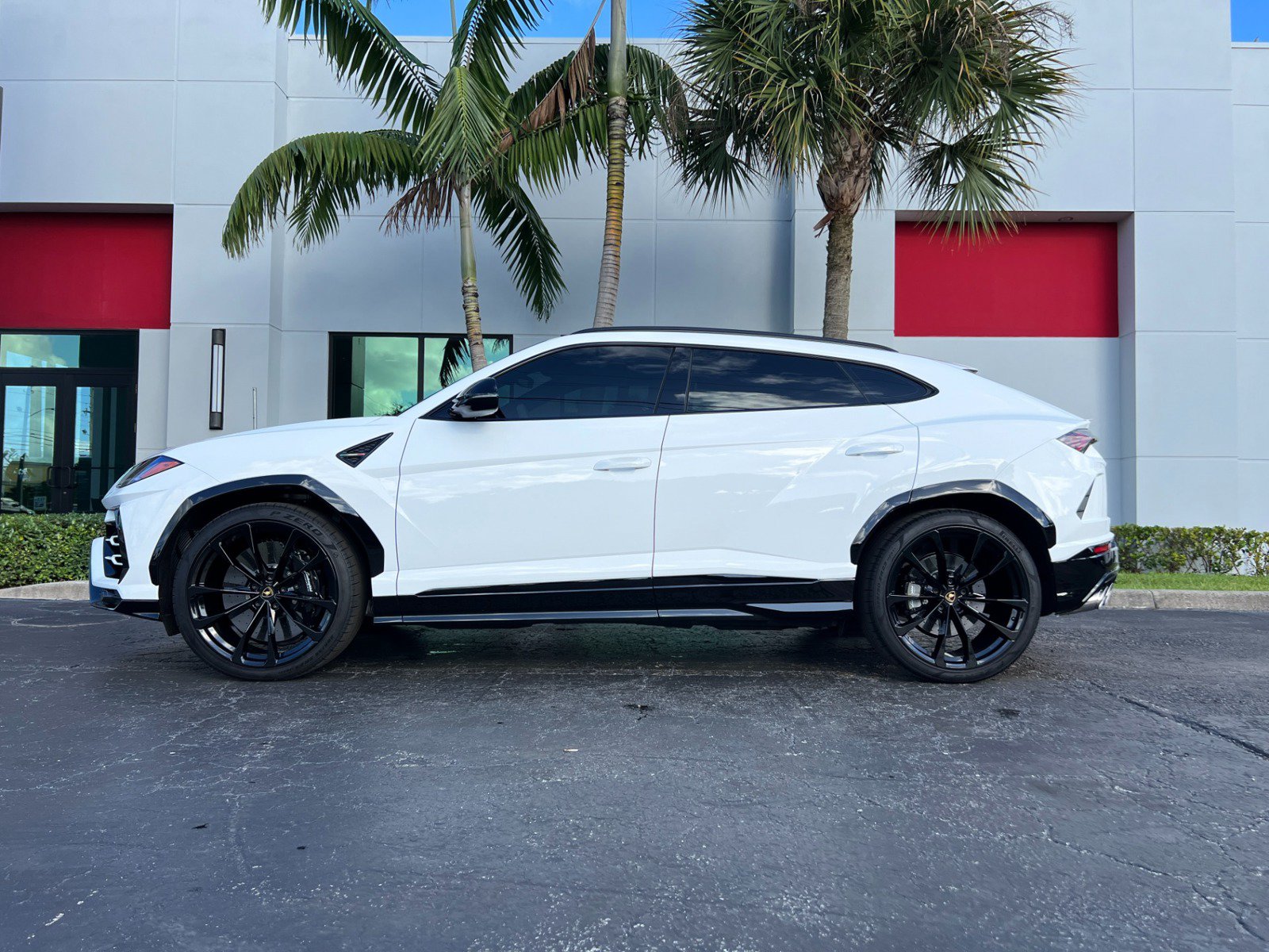 Used 2021 Lamborghini Urus AWD/4WD image 19