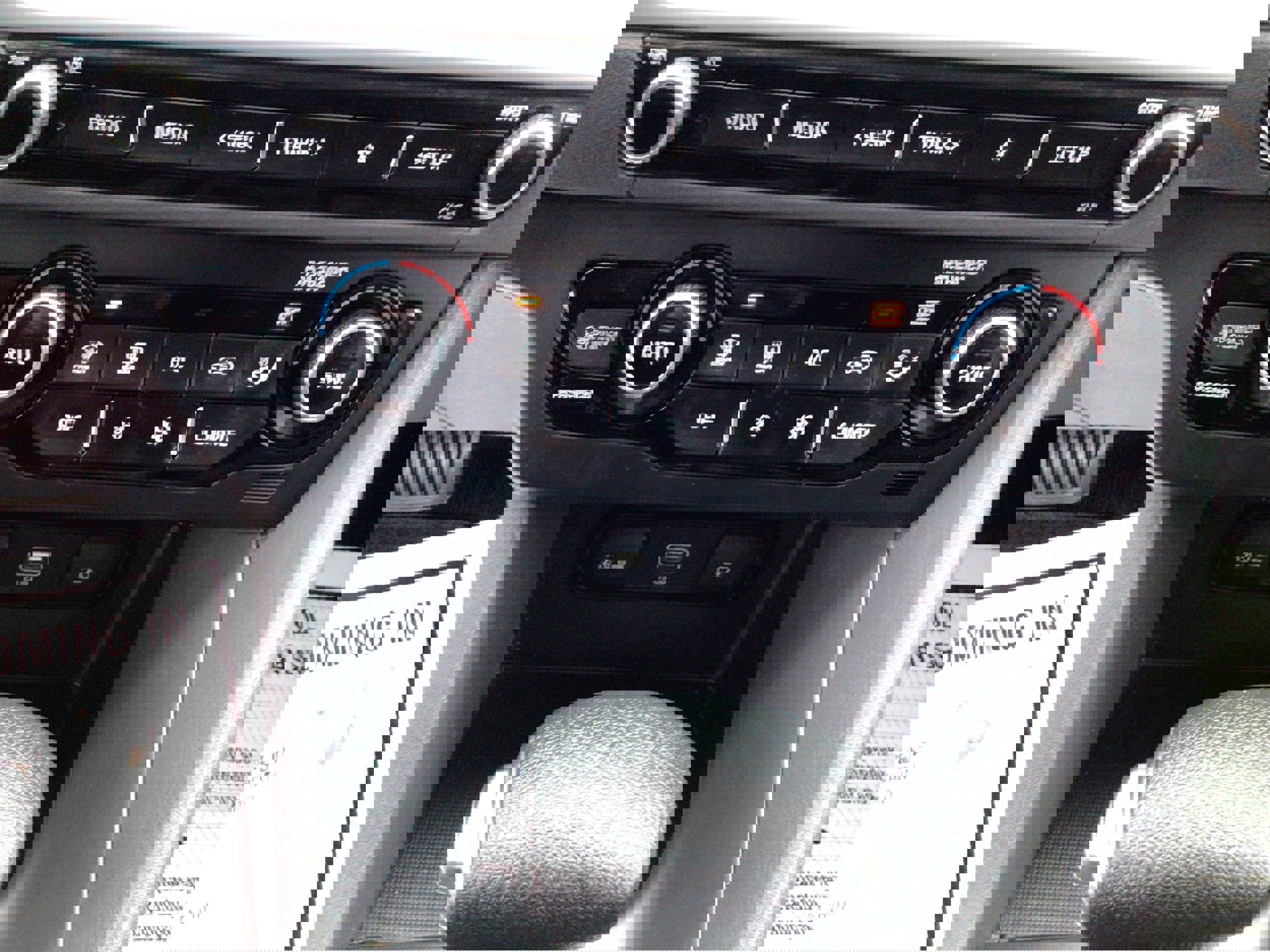 Used 2020 Kia Niro LX image 19