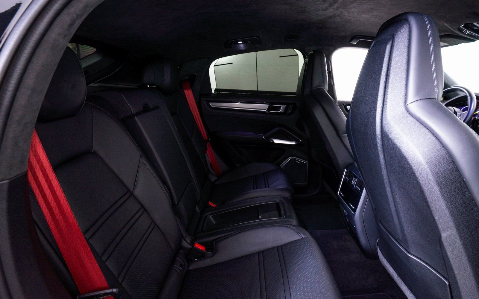 Used 2022 Porsche Cayenne Turbo GT image 20