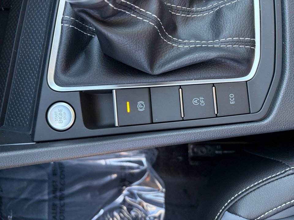 New 2026 Volkswagen Jetta SE FWD image 19