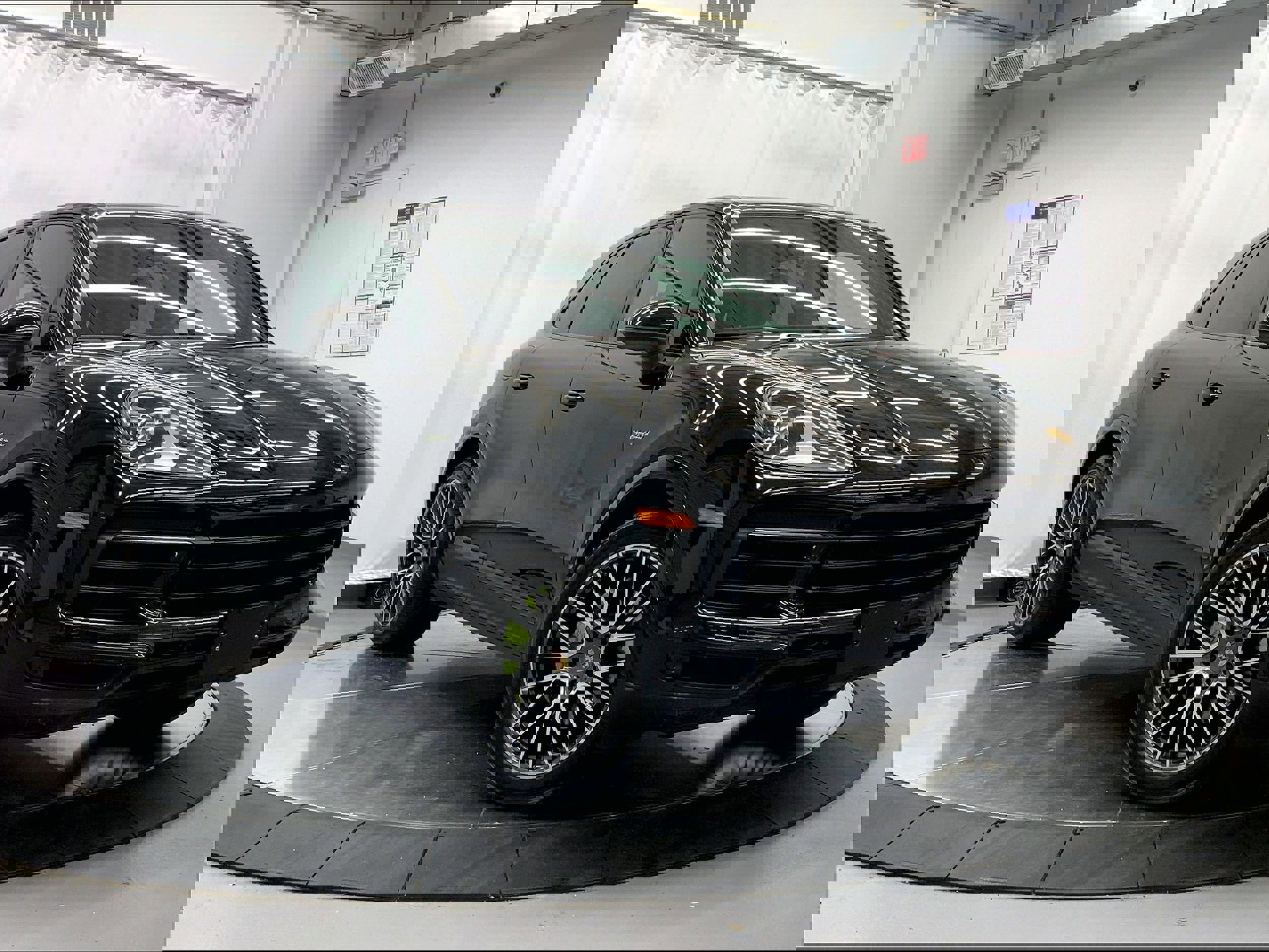 Used 2022 Porsche Cayenne E-Hybrid image 9