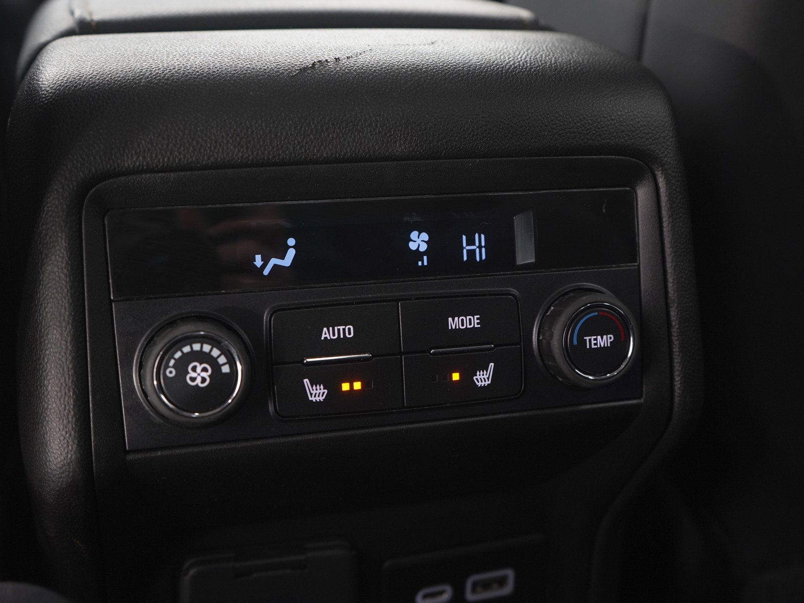 Used 2023 GMC Acadia AT4 w/ Technology Package image 23