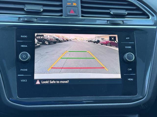 Used 2023 Volkswagen Tiguan SE w/ Panoramic Sunroof Package FWD image 25