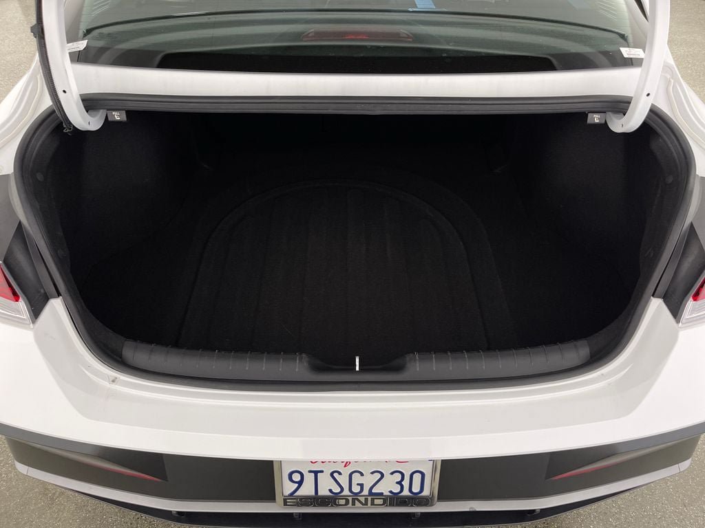 Certified 2025 Hyundai Elantra SEL FWD image 10