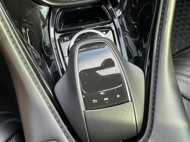 Used 2017 Aston Martin DB11 V12 RWD image 38