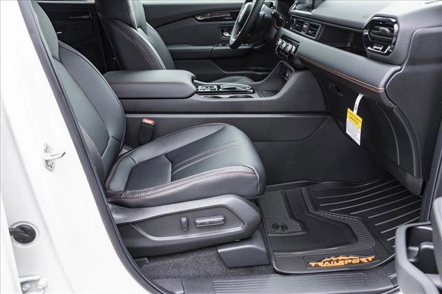 New 2025 Honda Pilot TrailSport image 30