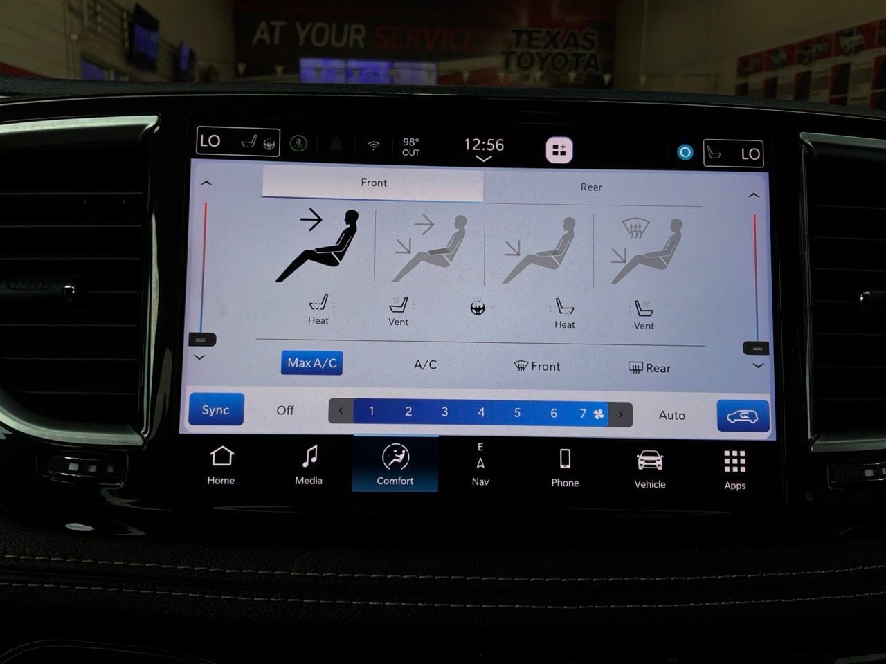 Used 2025 Chrysler Pacifica Limited FWD image 42