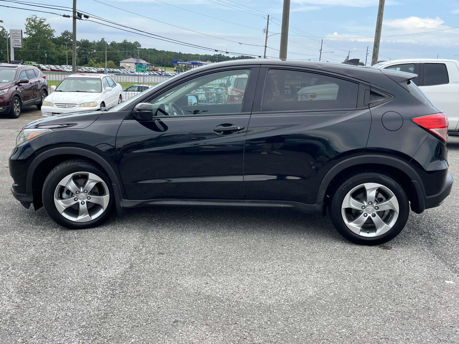 Used 2017 Honda HR-V EX image 6