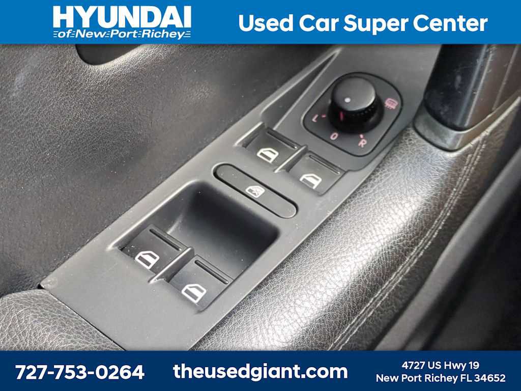 Used 2012 Volkswagen CC Sport FWD image 20