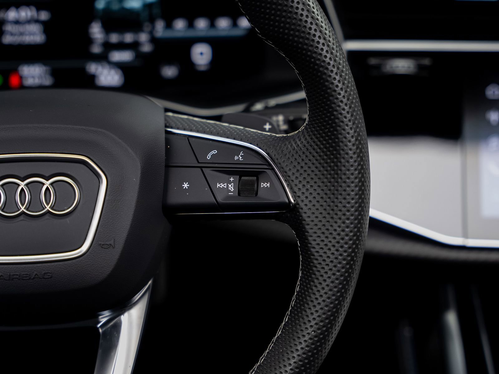 Used 2024 Audi SQ8 Prestige image 45