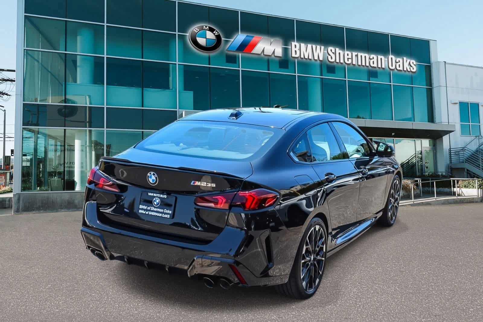 Used 2025 BMW M235i xDrive w/ Premium Package AWD/4WD image 4