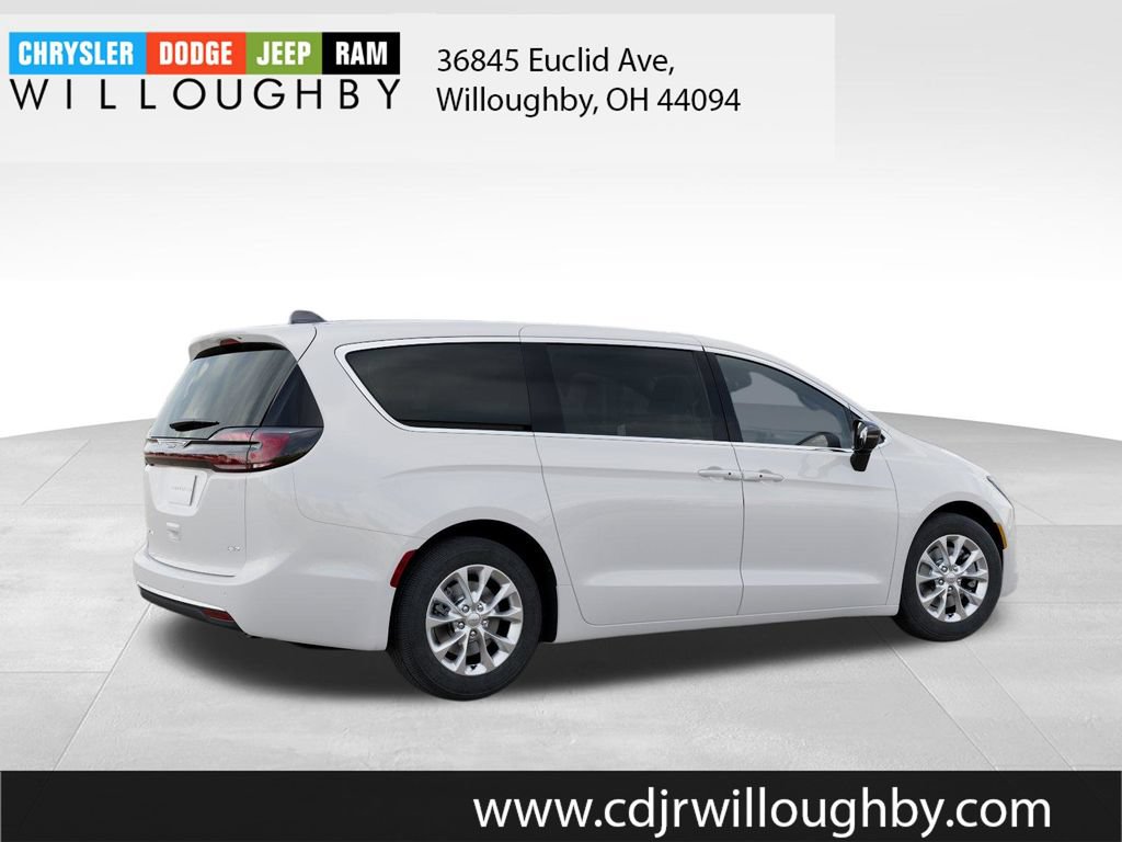 New 2027 Chrysler Pacifica Select AWD/4WD image 4