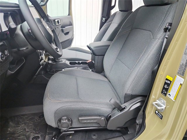 New 2025 Jeep Gladiator Sport image 19