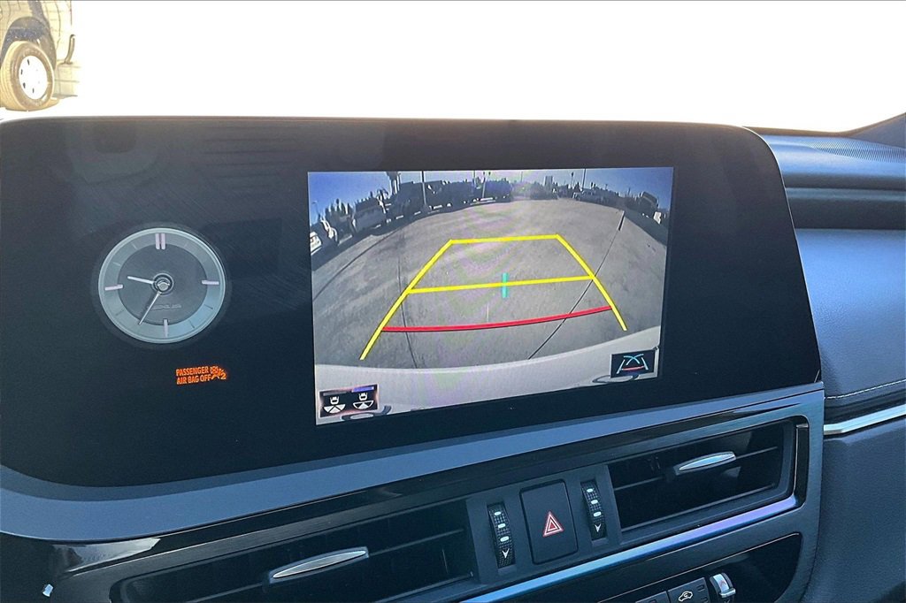 Used 2022 Lexus ES 300h w/ Premium Package image 22