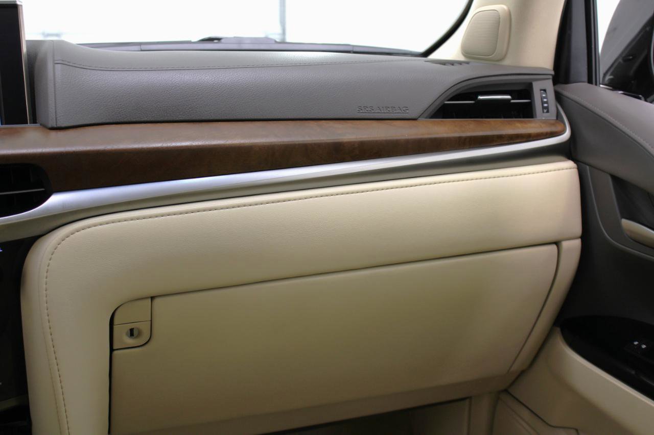 Used 2017 Lexus LX 570 4WD w/ Luxury Package image 59