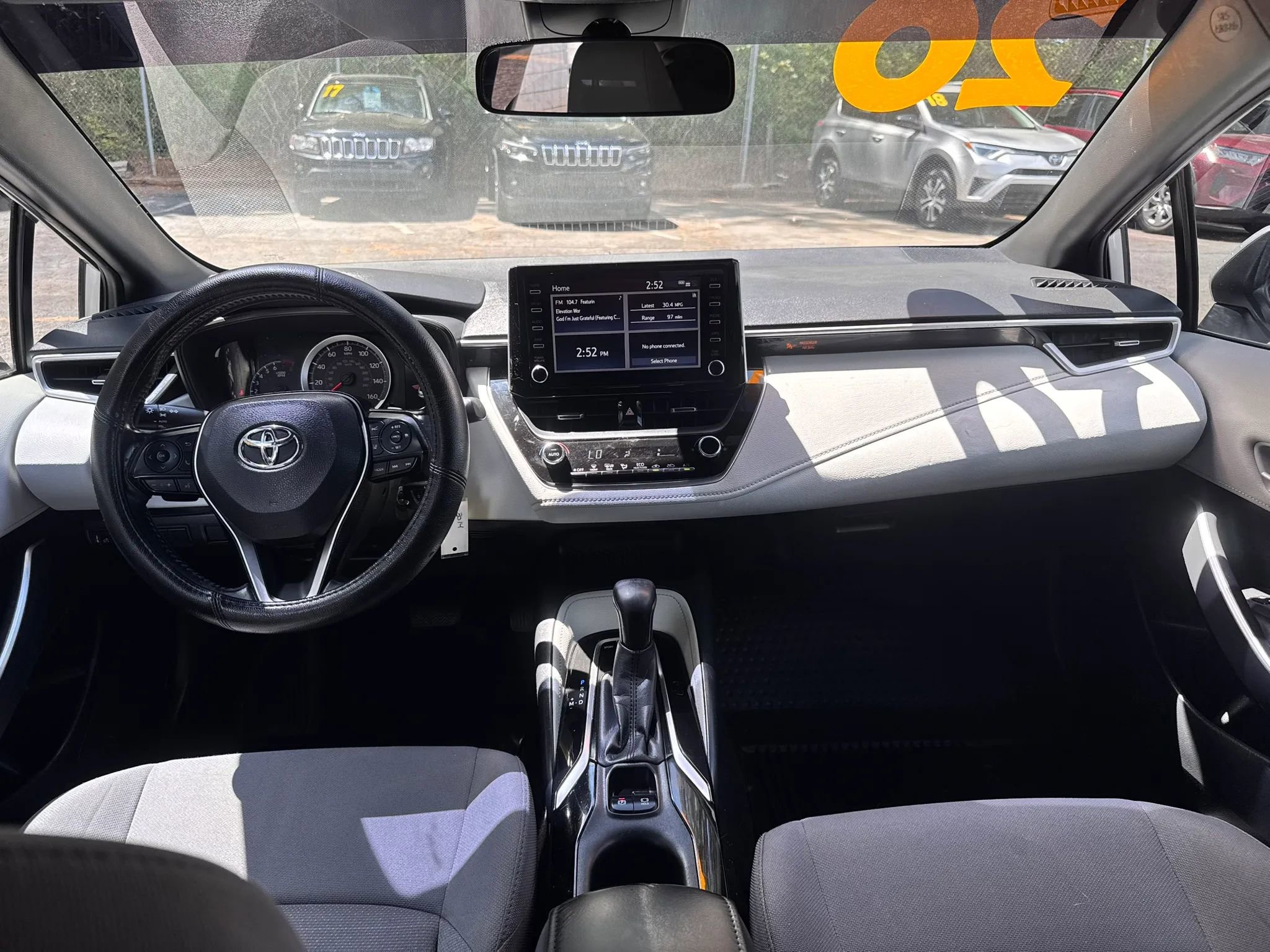 Used 2020 Toyota Corolla SE FWD image 19