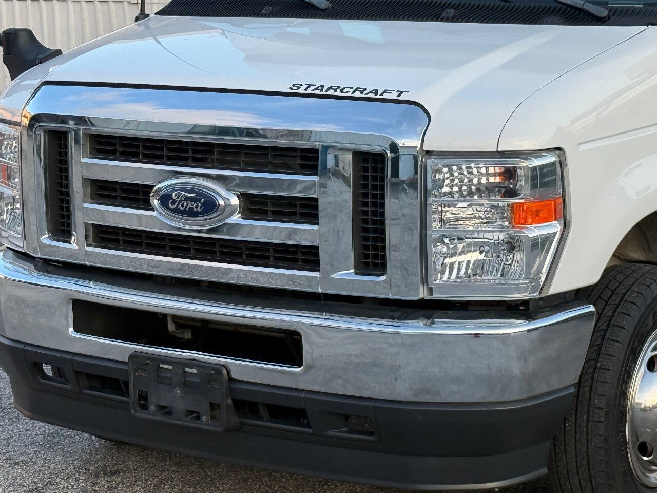 Used 2023 Ford E-450 and Econoline 450 Super Duty w/ Shuttle Bus Prep Package RWD image 10