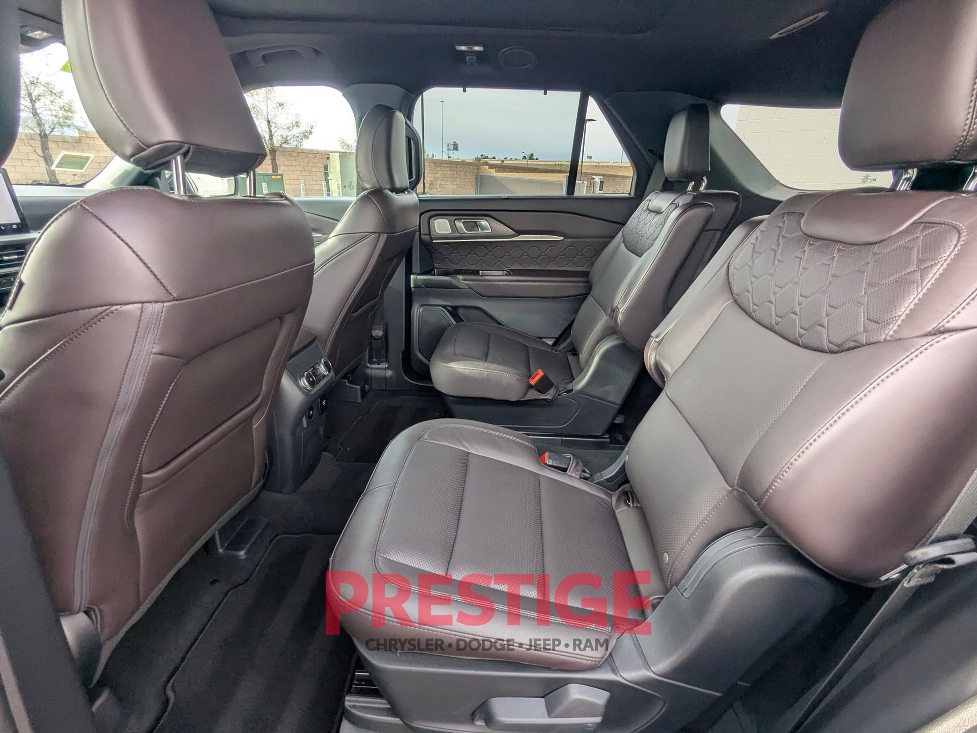 Used 2025 Ford Explorer Platinum w/ Ultimate Package image 30