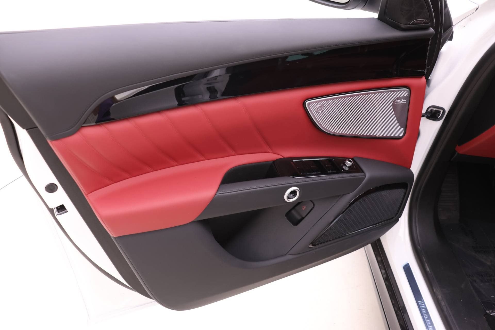 Used 2025 Maserati Grecale Folgore image 15