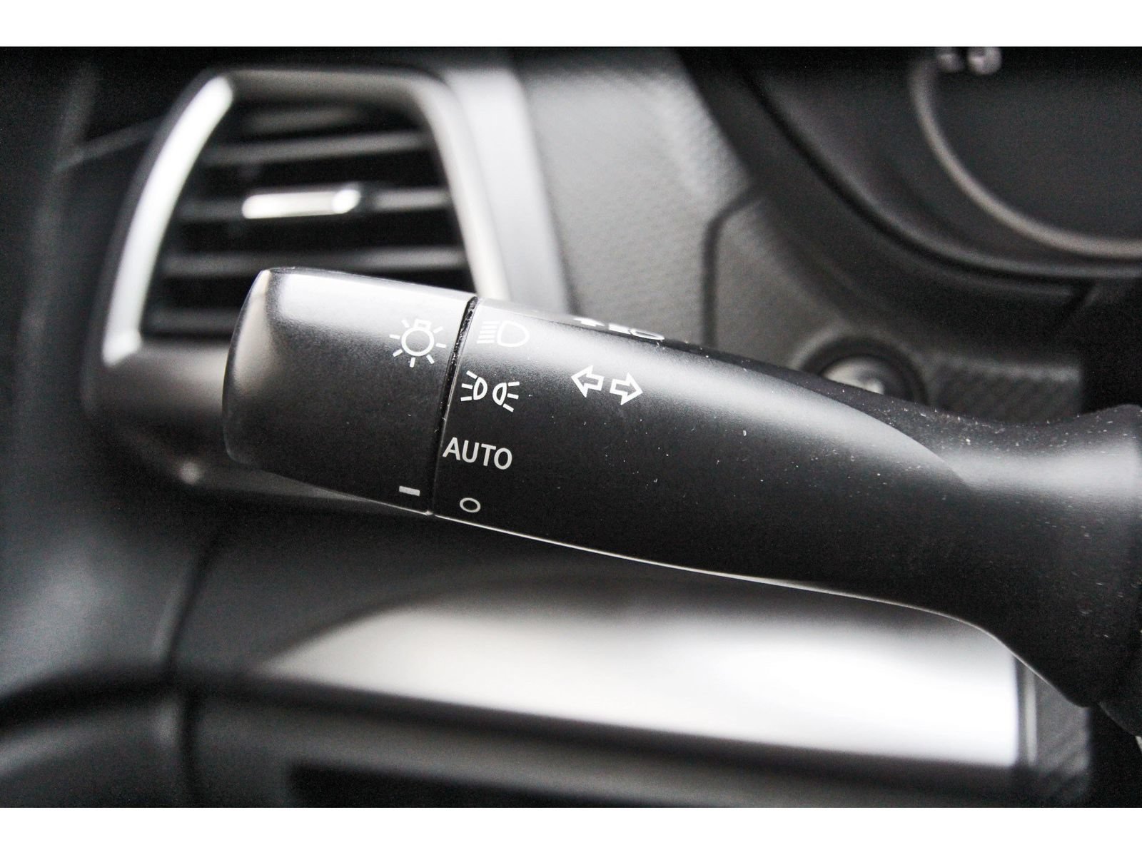 Used 2020 Subaru Forester Premium AWD/4WD image 17