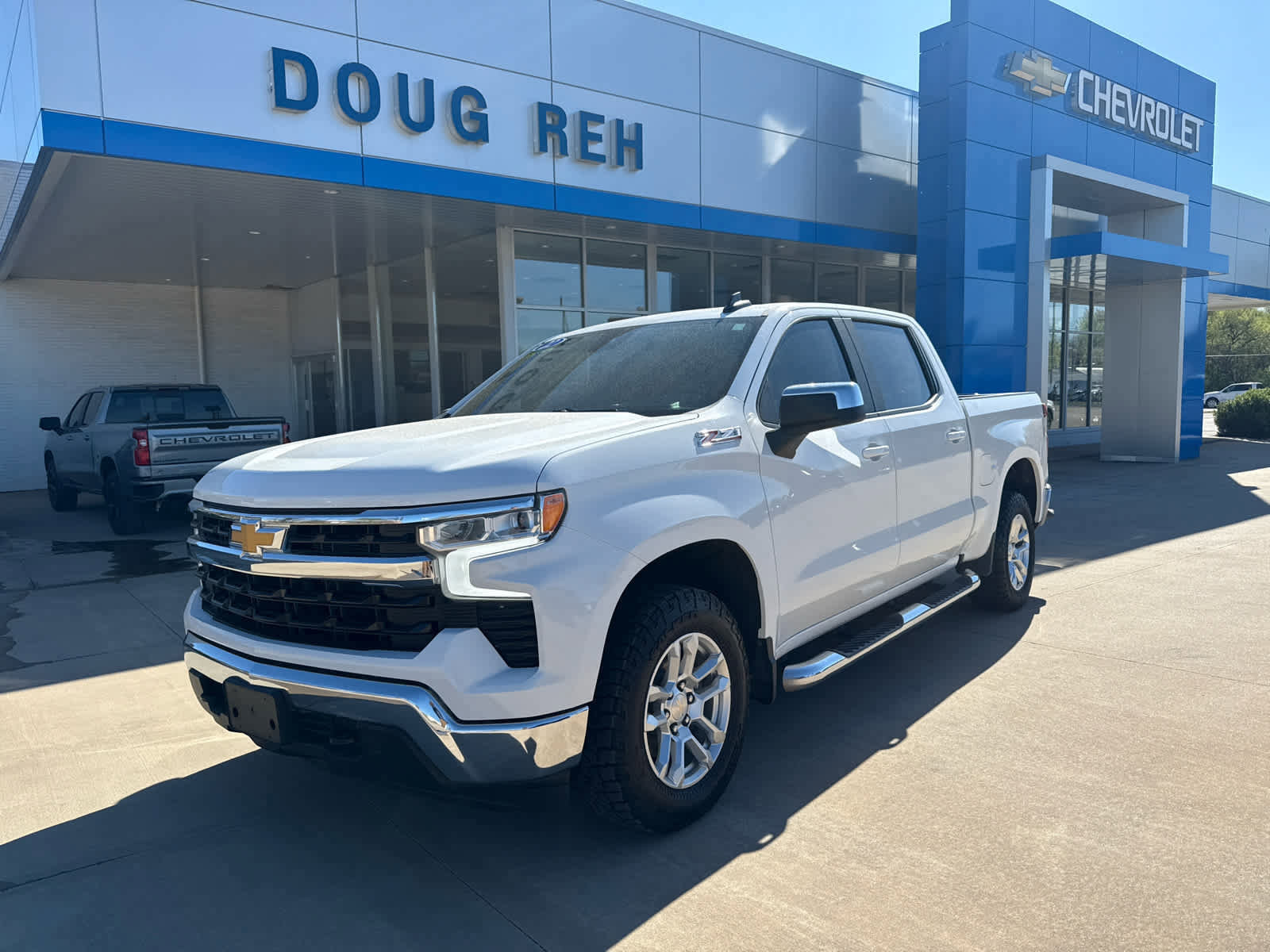 Used 2022 Chevrolet Silverado 1500 LT image 1