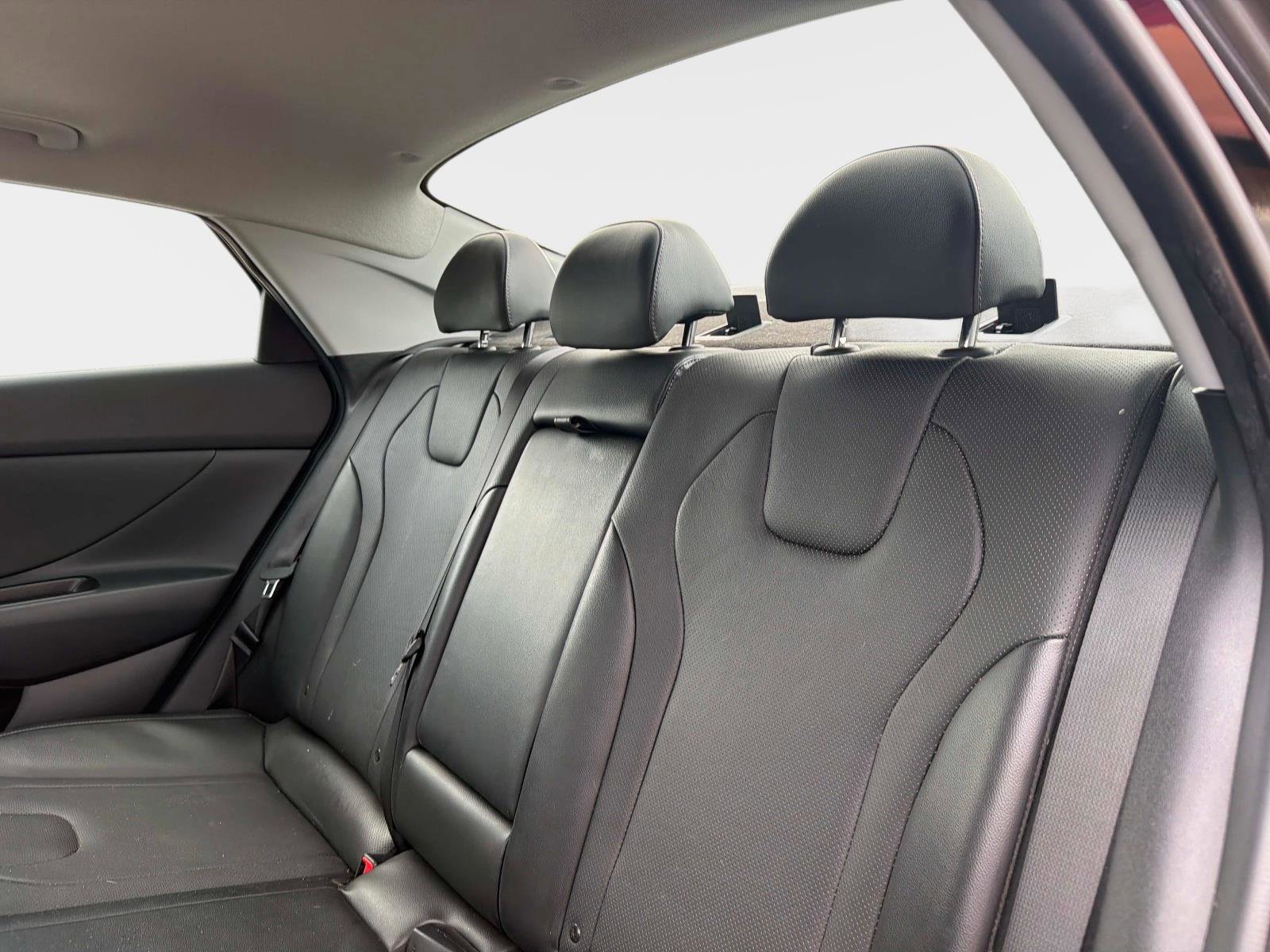 Used 2023 Hyundai Elantra Limited image 14