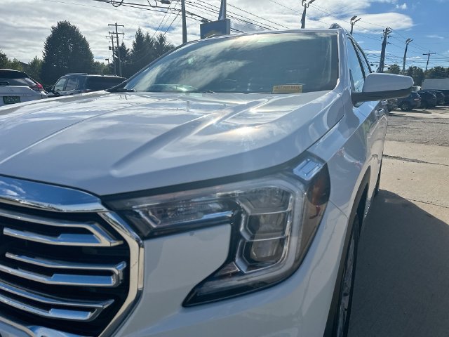 Used 2024 GMC Terrain SLT AWD/4WD image 64