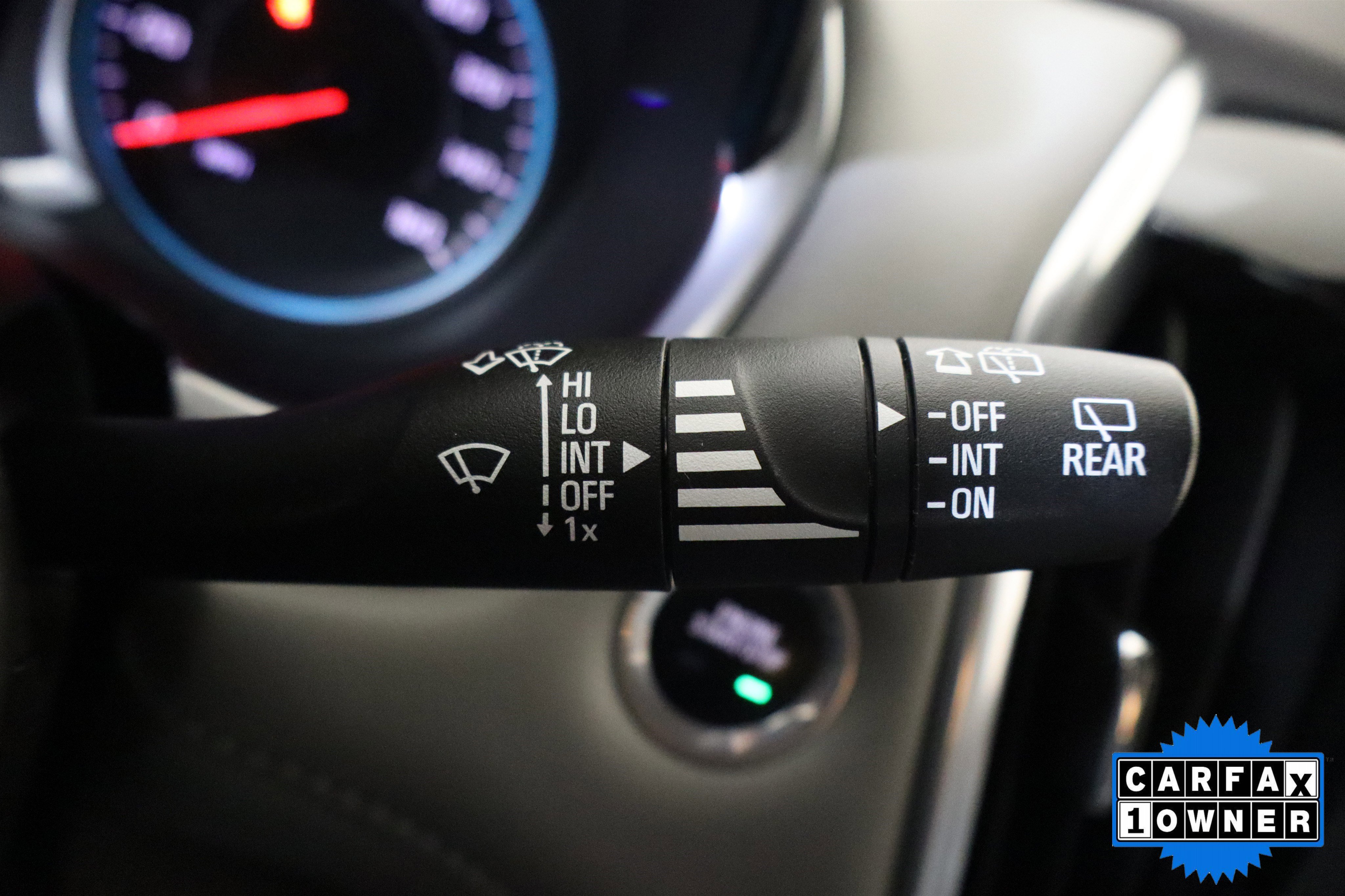 Used 2020 Chevrolet Traverse LT image 32