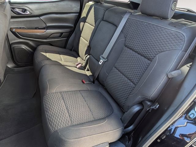 Used 2018 GMC Acadia SLE image 28