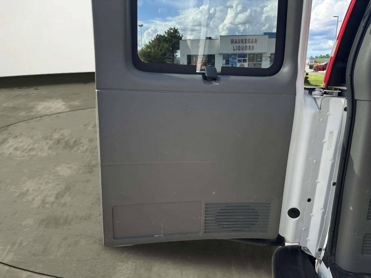 Used 2014 Chevrolet Express 3500 LT w/ LT Preferred Equipment Group RWD image 40