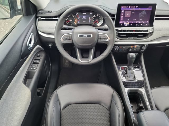 Used 2022 Jeep Compass Latitude FWD image 15