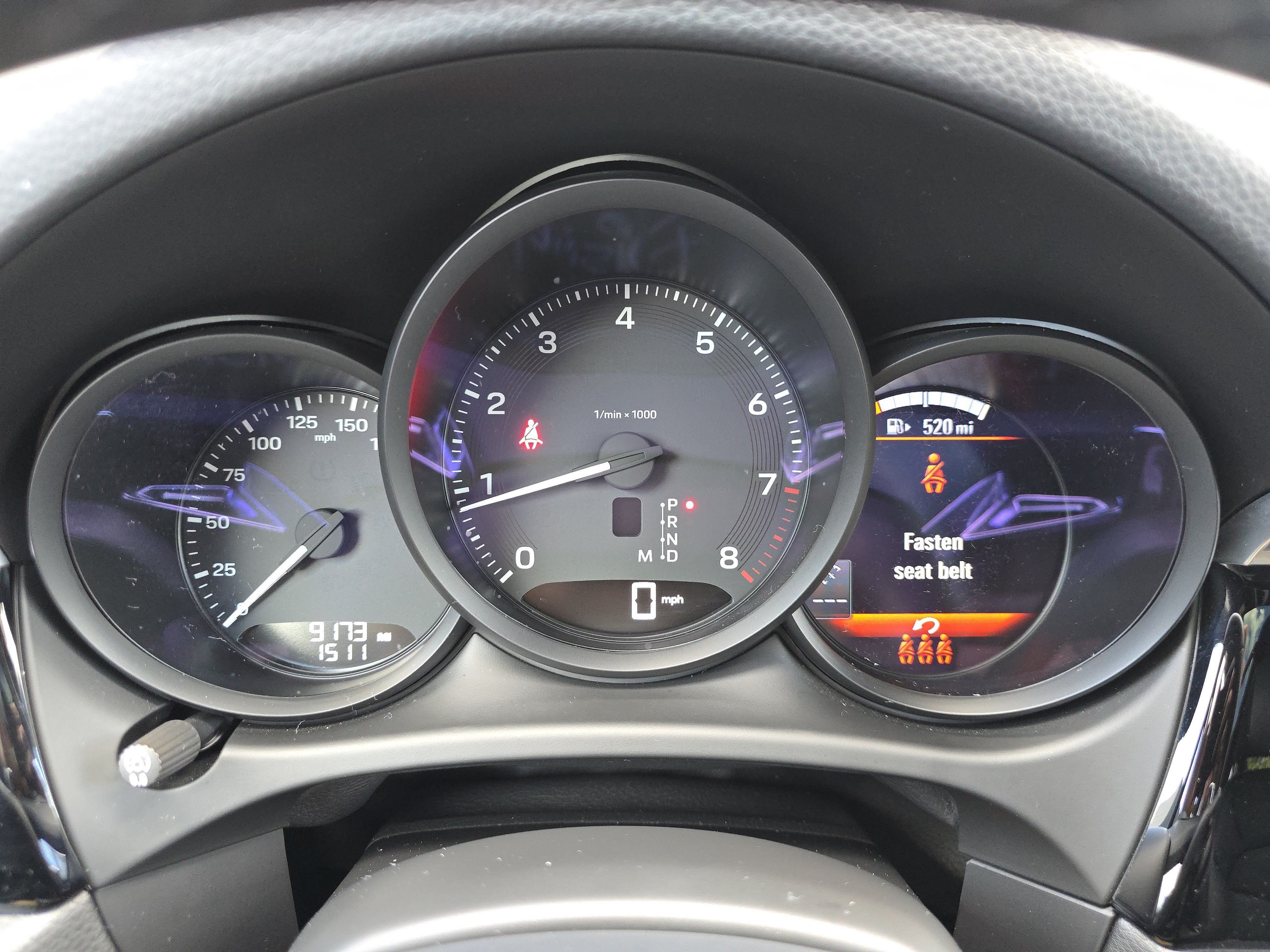 Certified 2025 Porsche Macan AWD/4WD image 21