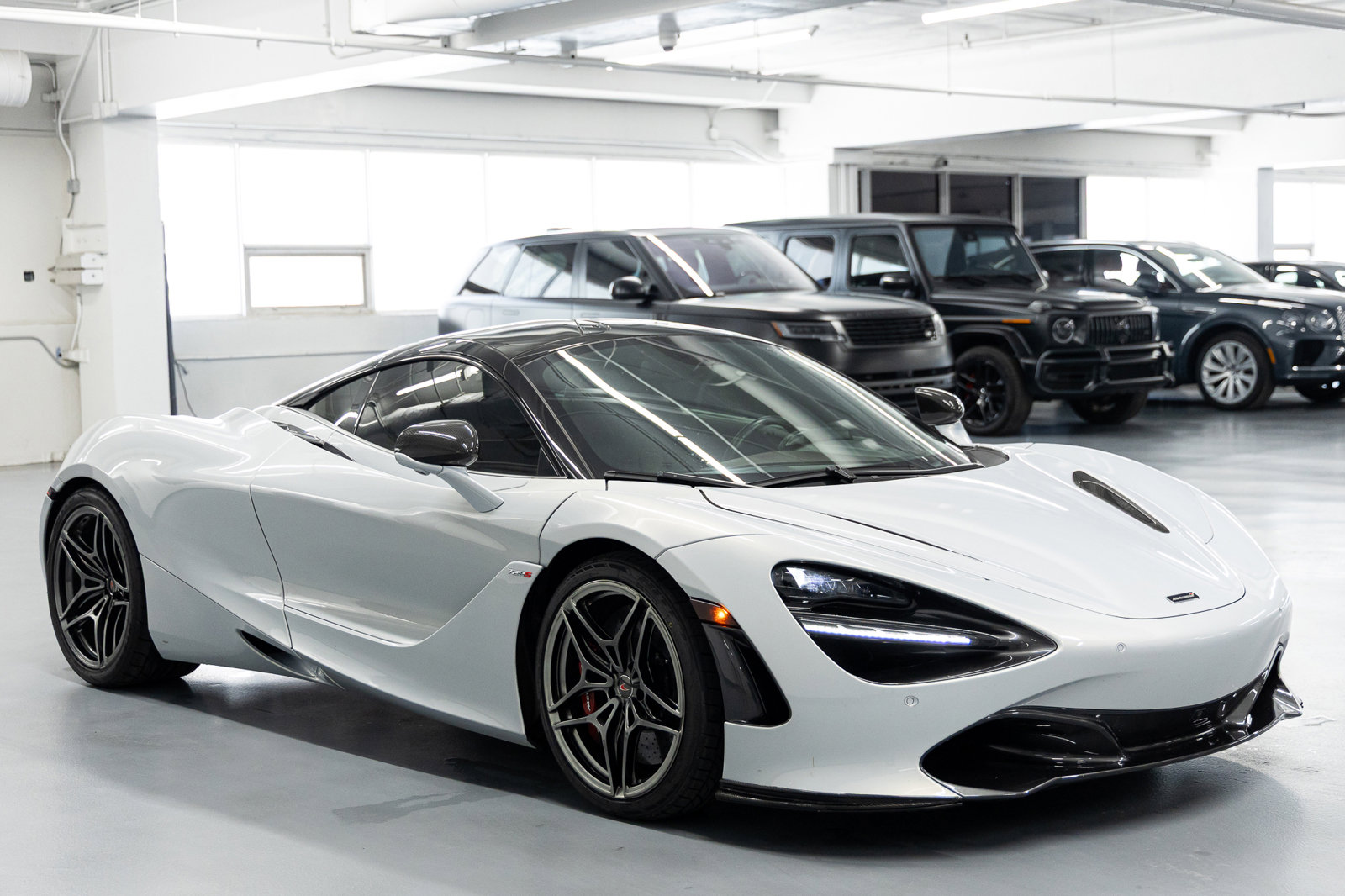 Used 2018 McLaren 720S image 8