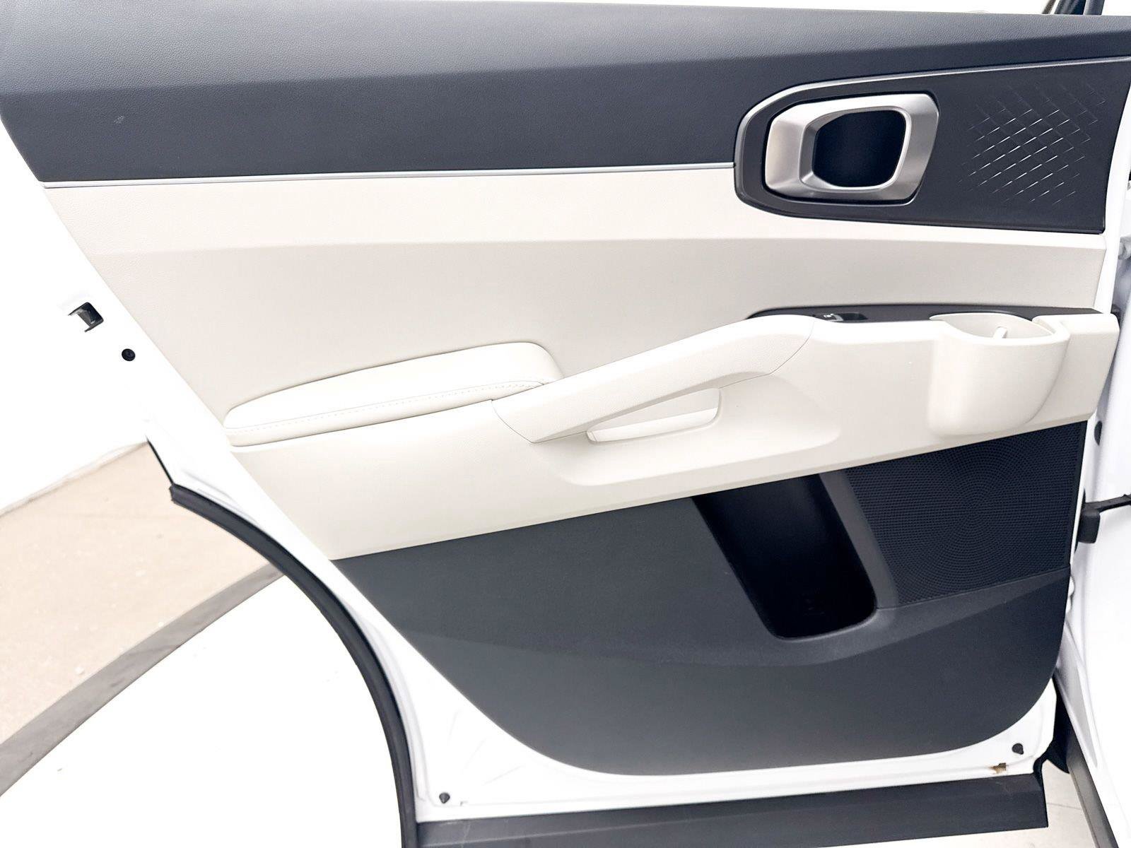 Used 2023 Kia Sorento S w/ Panoramic Sunroof Package FWD image 31