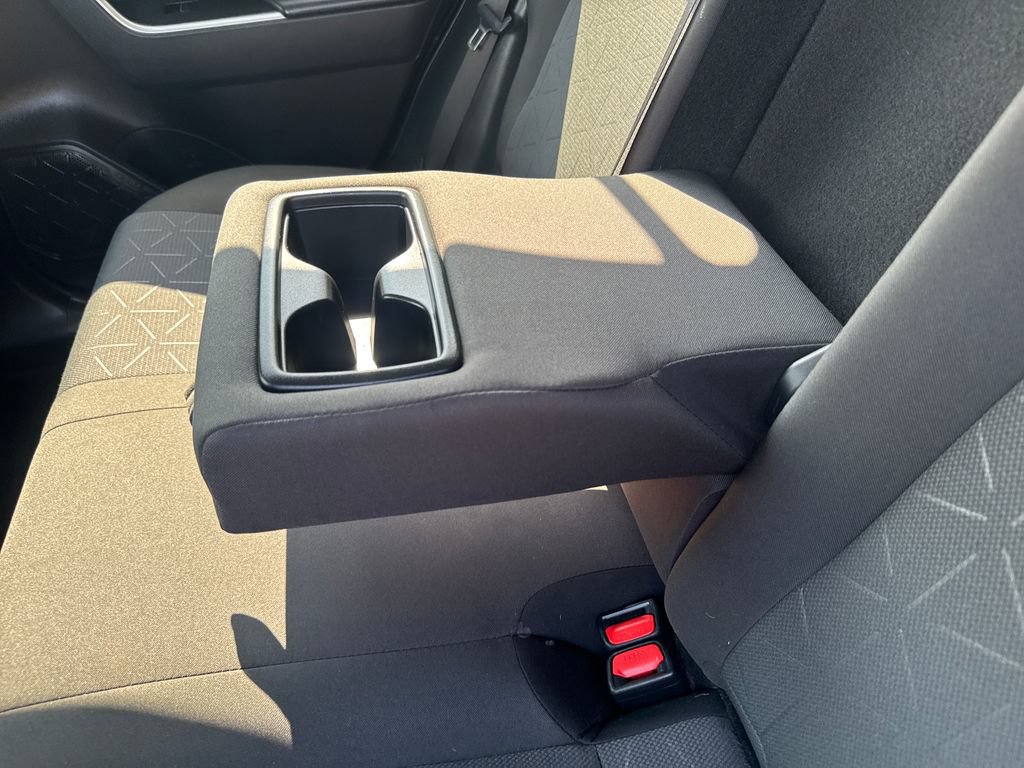 Used 2025 Toyota RAV4 XLE AWD/4WD image 36
