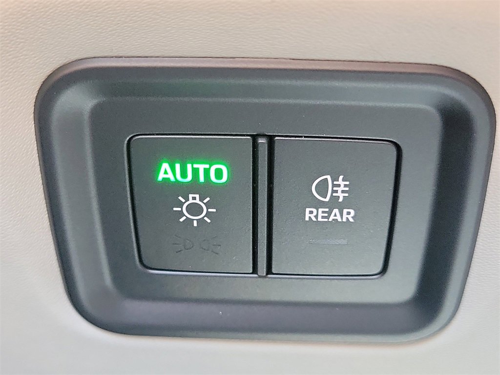 New 2025 Porsche Cayenne S image 36