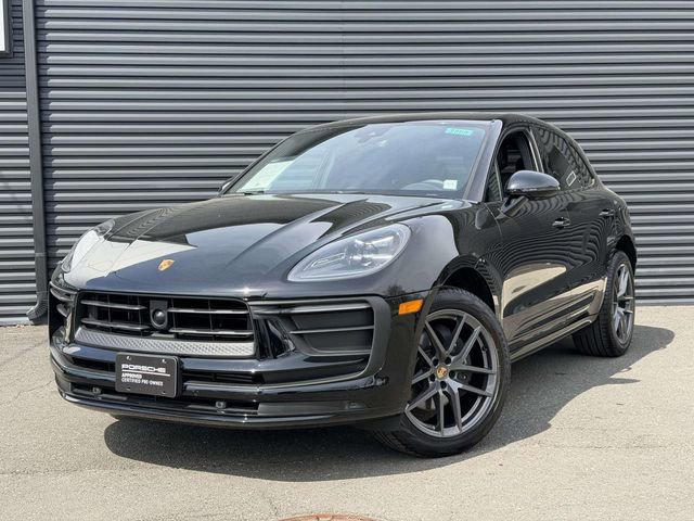 Used 2025 Porsche Macan Turbo image 1